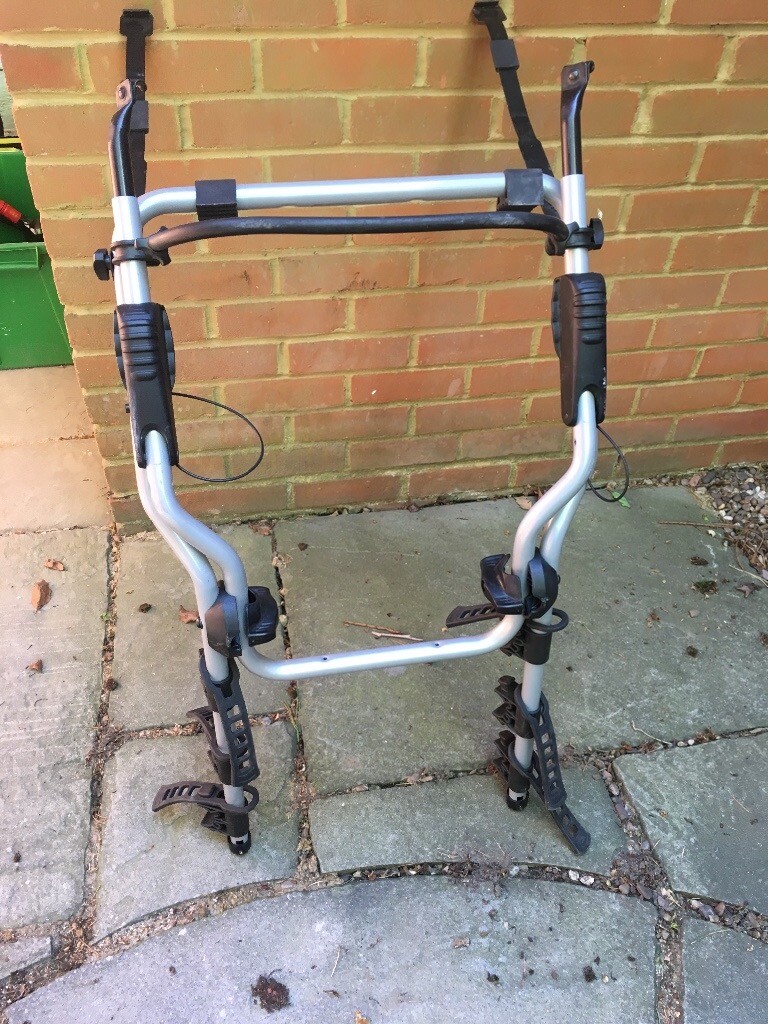 Thule 9104 3 bike rear mount bike rack. Perfect working order in