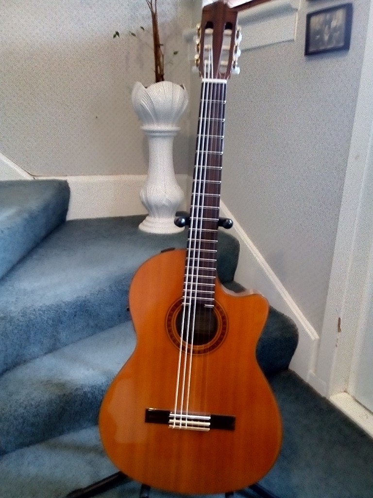 Yamaha Spanish/Classical guitar in Wishaw, North Lanarkshire Gumtree