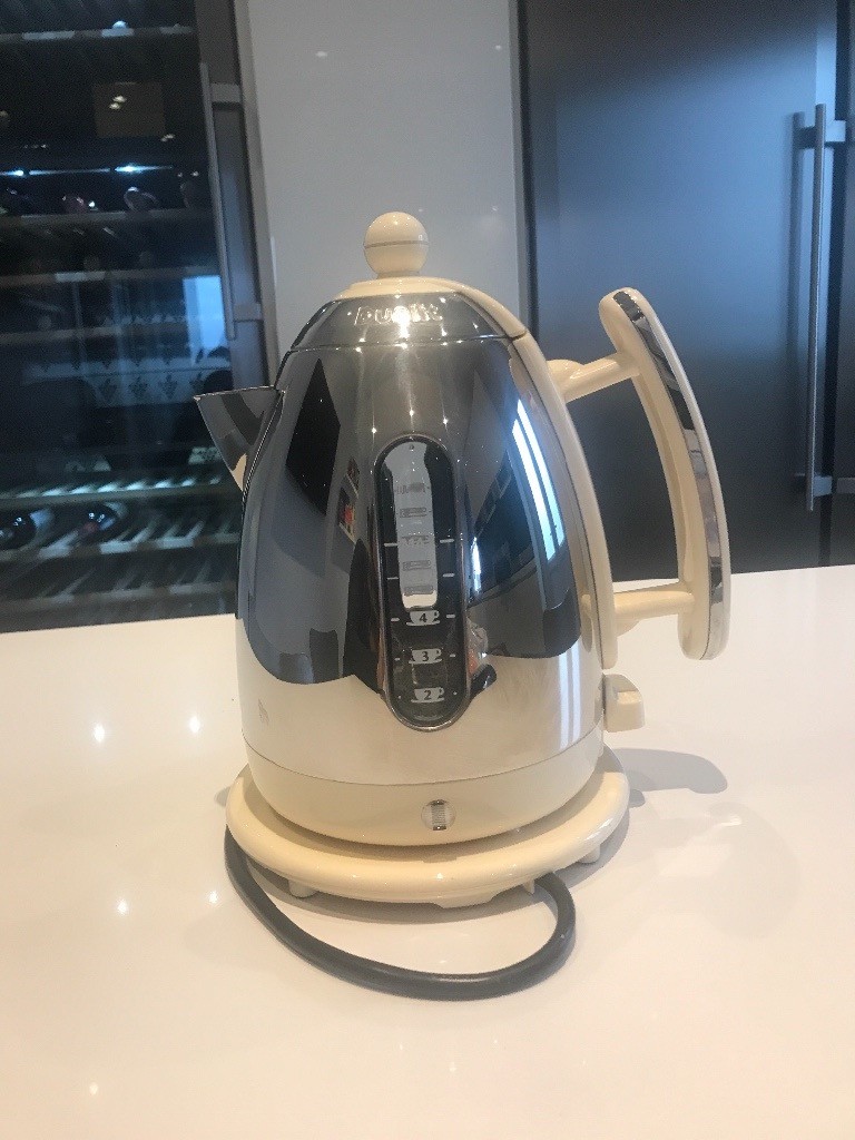 Dualit cream/silver jug kettle excellent condition JKT3a in Bromley