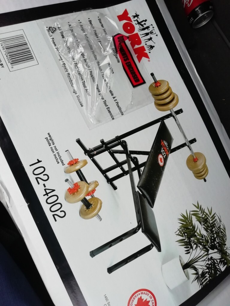 York 102 weight Bench brand new in box York 102 Weight Bench