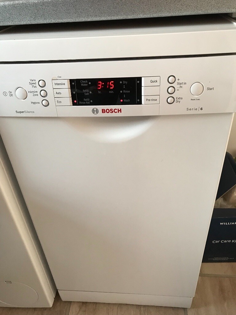 BOSCH Serie 6 SLIM LINE DISHWASHER White 2.1/2 old in Lower Earley
