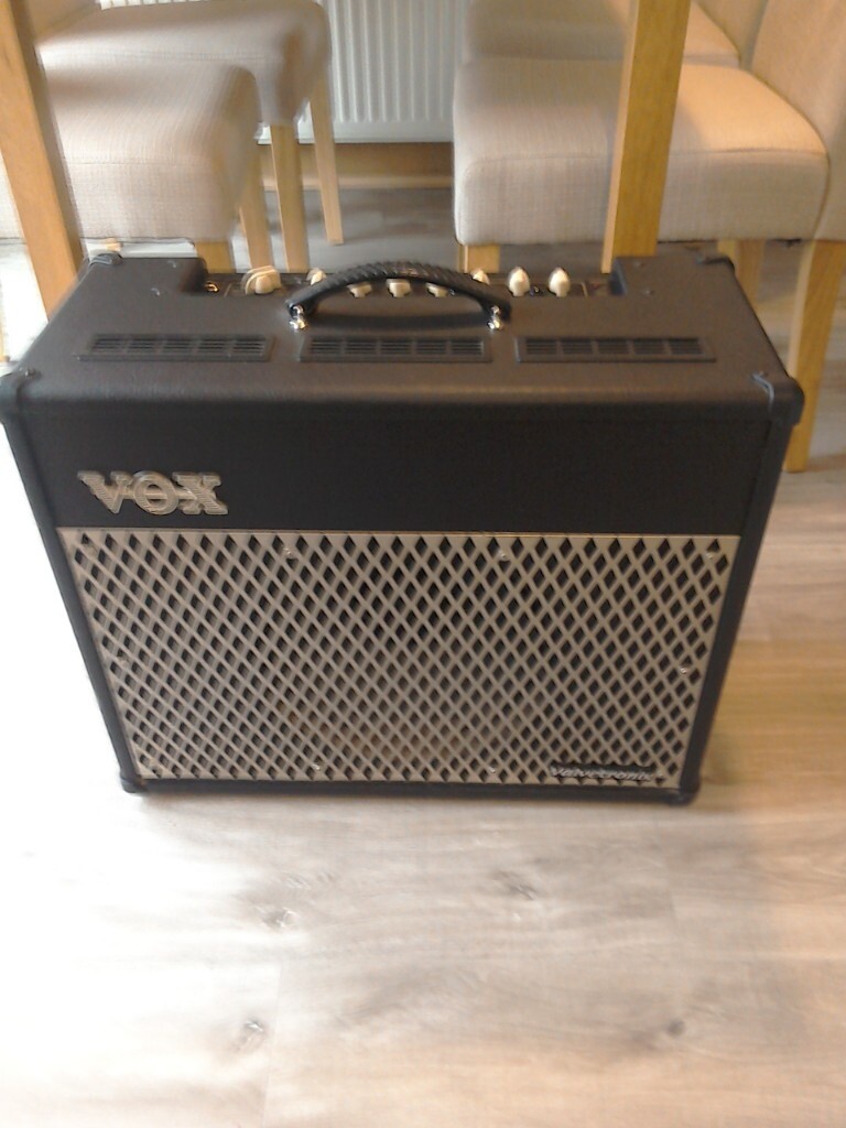 Vox Valvetronix VT50 modelling guitar amplifier in immaculate condition