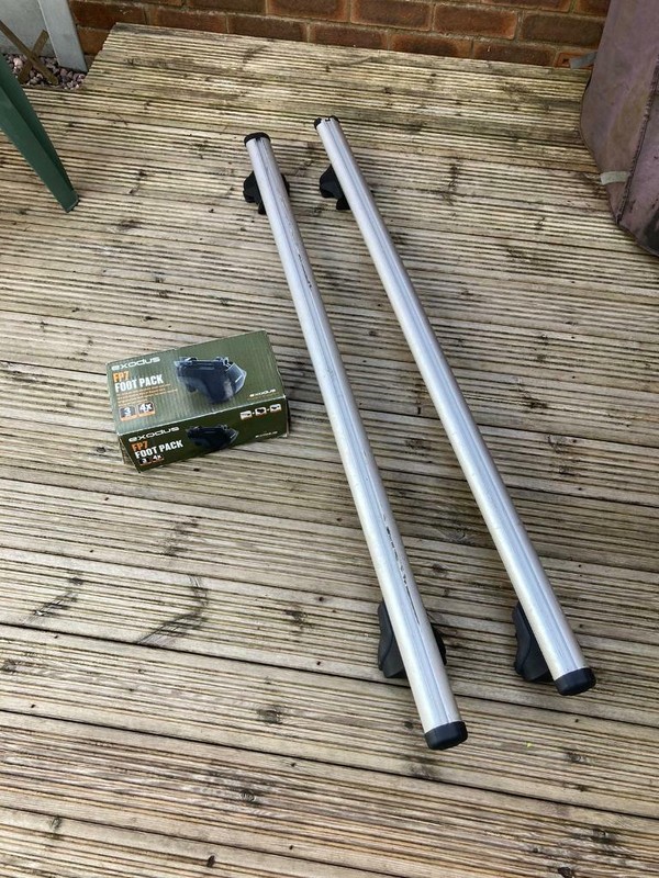 Exodus A120 aero roof bars and FP7 foot pack