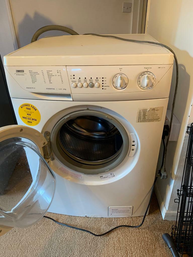 Zanussi ZWF1621W washing machine 6kg load 1600spin! in Frimley
