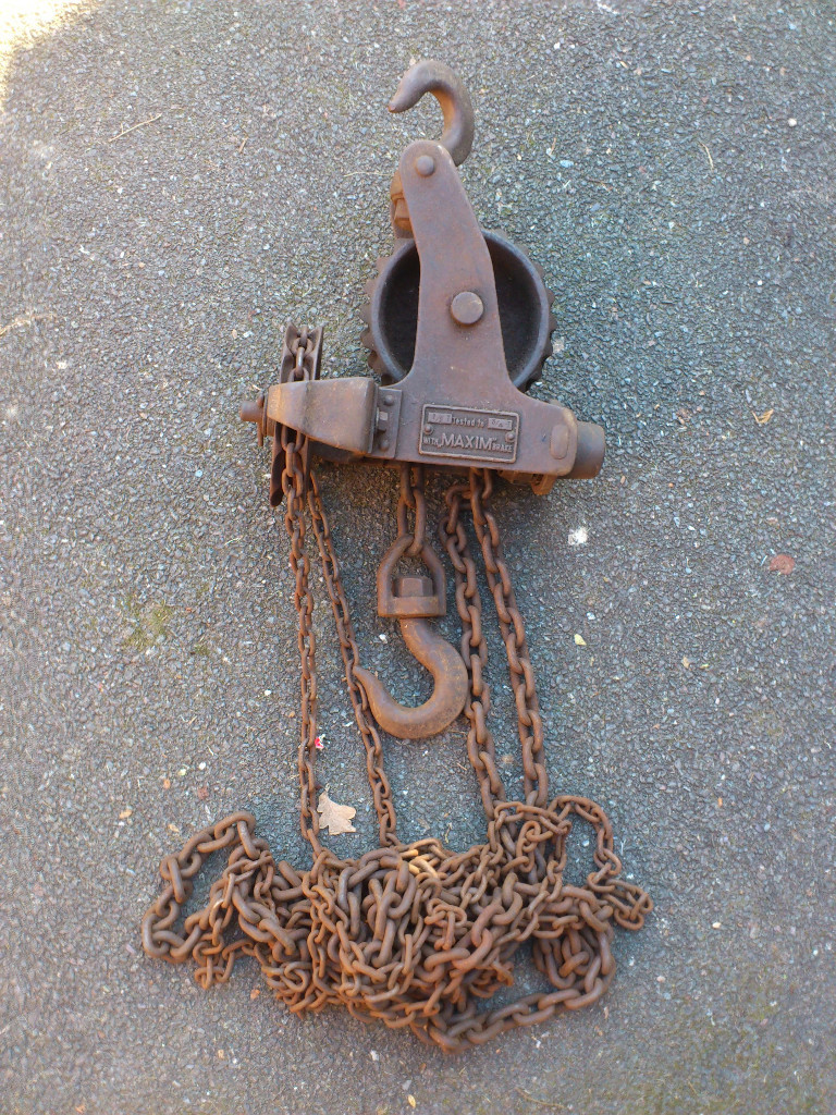 AN ORIGINAL VINTAGE AGRICULTURAL/INDUSTRIAL WINCH in Ilkeston