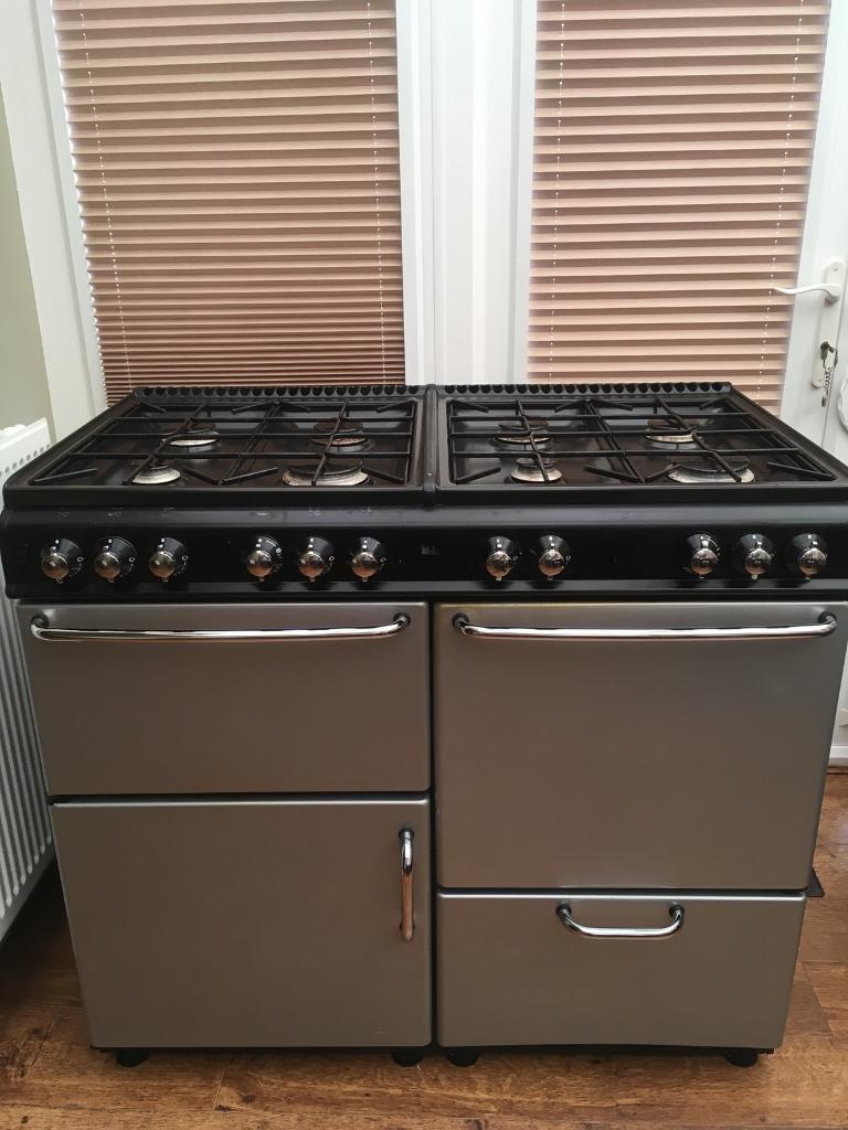 Stoves/NewHome 1000 Gas Range Cooker in Bletchley, Buckinghamshire