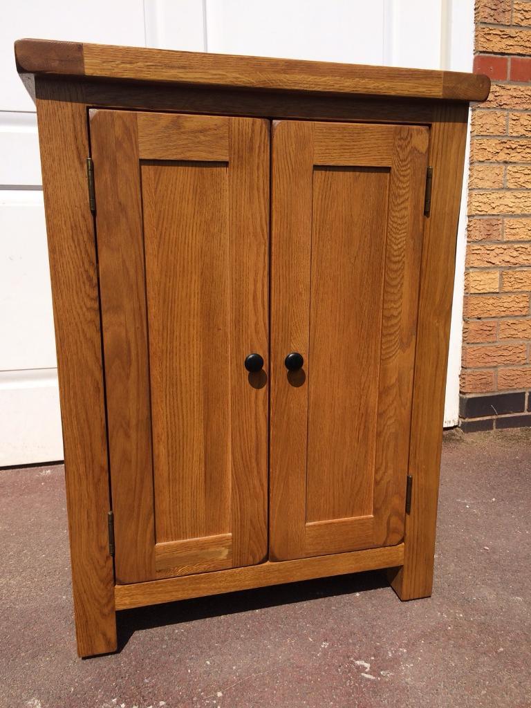 Solid oak in excellent condition in Stamford, Lincolnshire