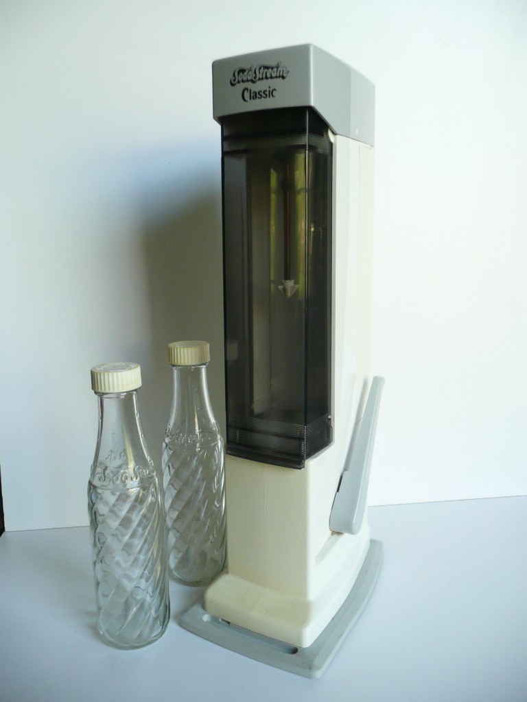 Vintage Retro SodaStream Classic drinks maker with gas cylinder and
