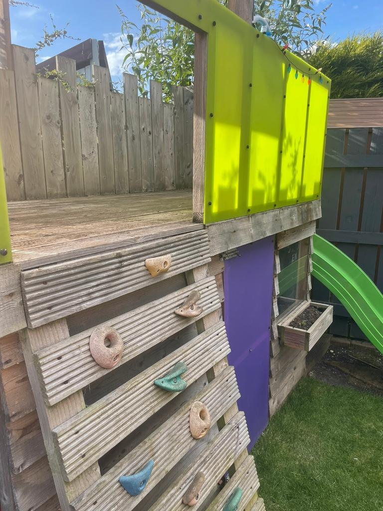 Children’s Play Den / Slide / Climbing Wall in Beverley, East