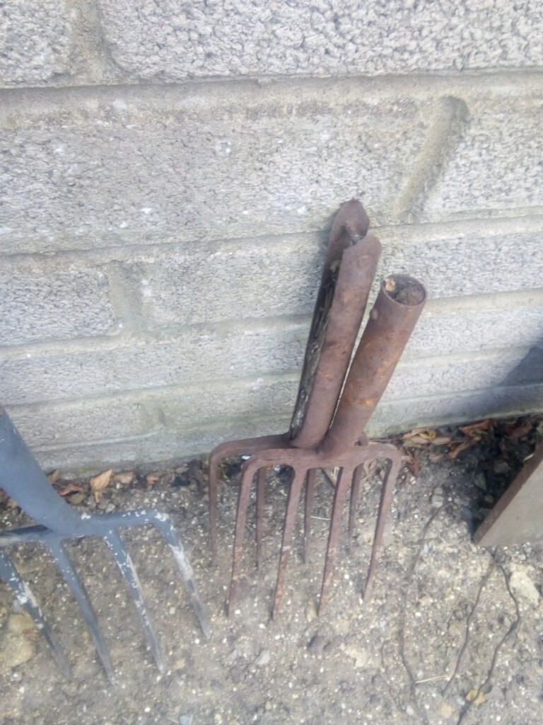 3 garden spades second hand in Easton, Bristol Gumtree