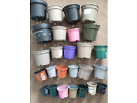 GARDEN POTS - 26 PLASTIC GARDEN POTS, Assorted sizes, ideal re-potting, 