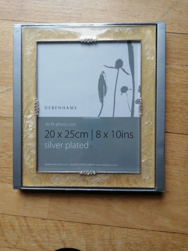 Silver Plated Picture Frame 20 x 25cm (8 x 10 ins) in Canary Wharf