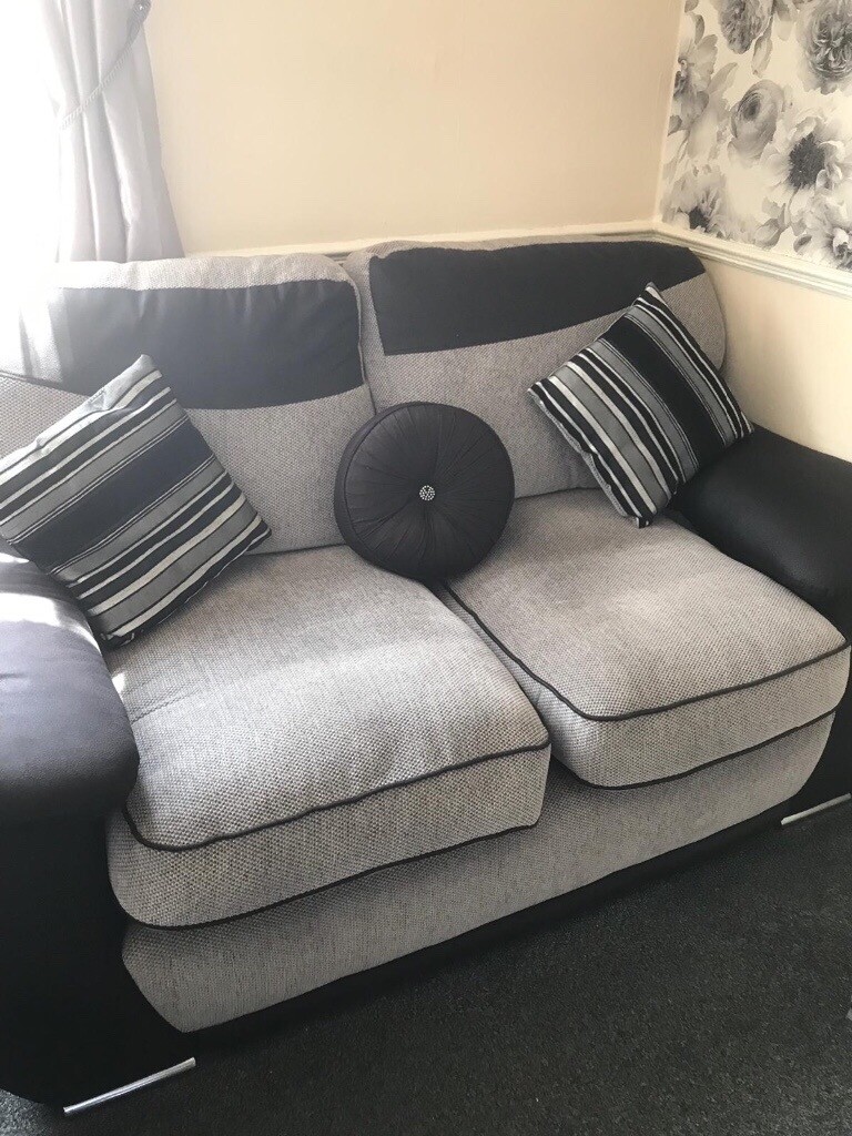 3 & 2 seater sofa in Portsmouth, Hampshire Gumtree