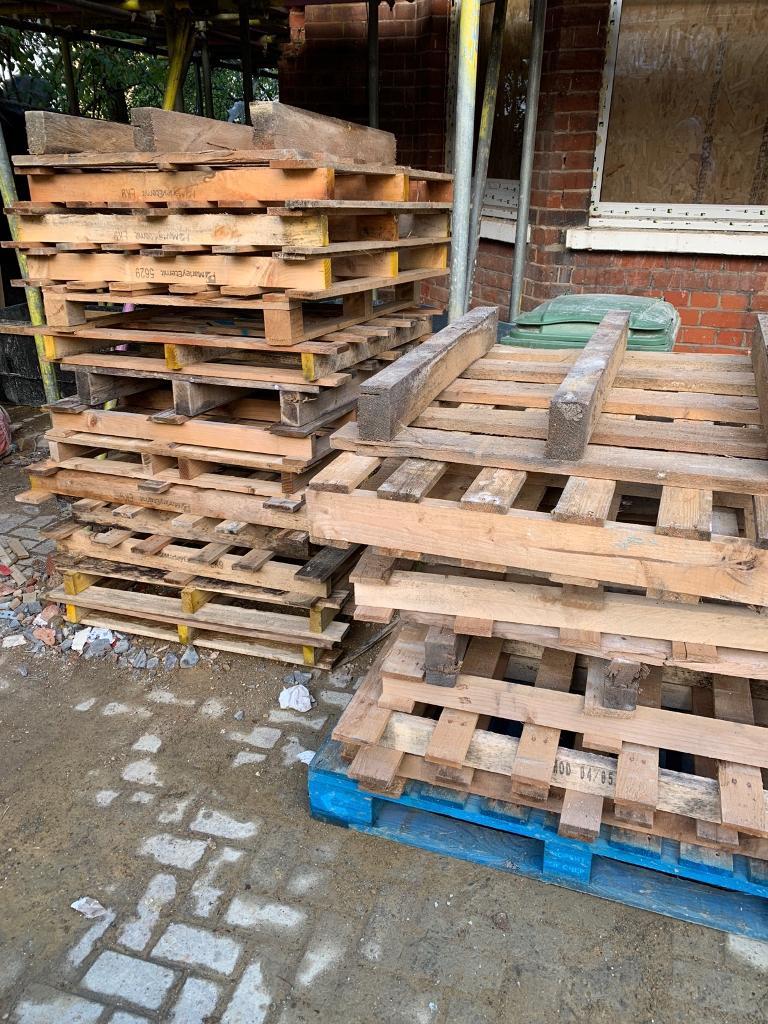 Free pallets in Sidcup, London Gumtree