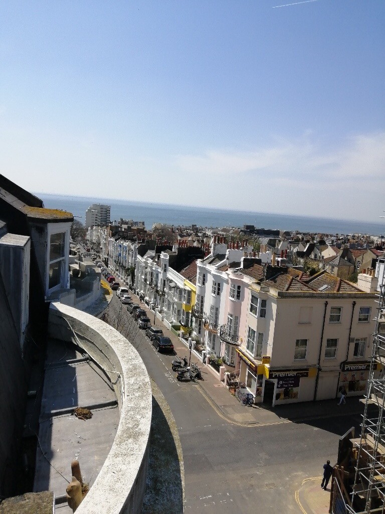 Room to rent 3 min walk from Brighton centre with ocean views in