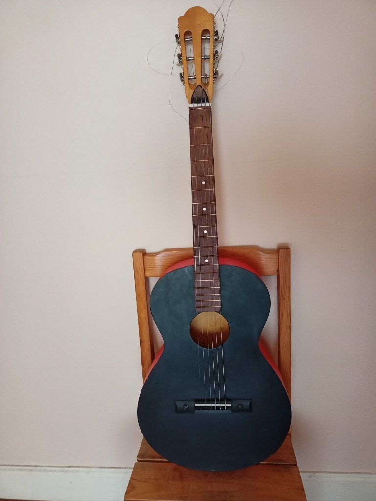 Framus Parlor acoustic guitar left handed in Corstorphine, Edinburgh