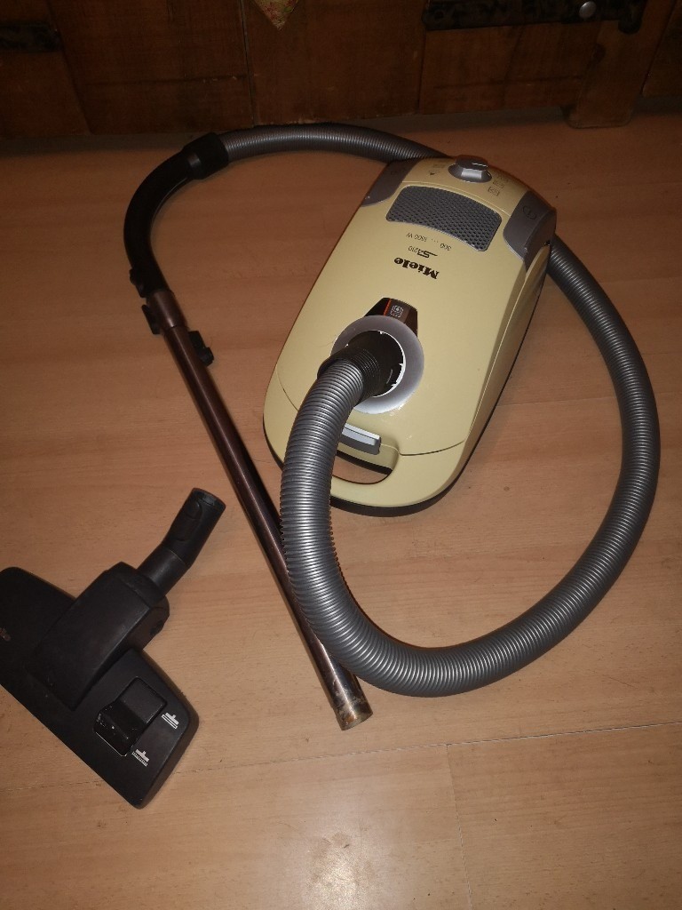 Miele s4210 vacuum cleaner hoover in Southampton, Hampshire Gumtree