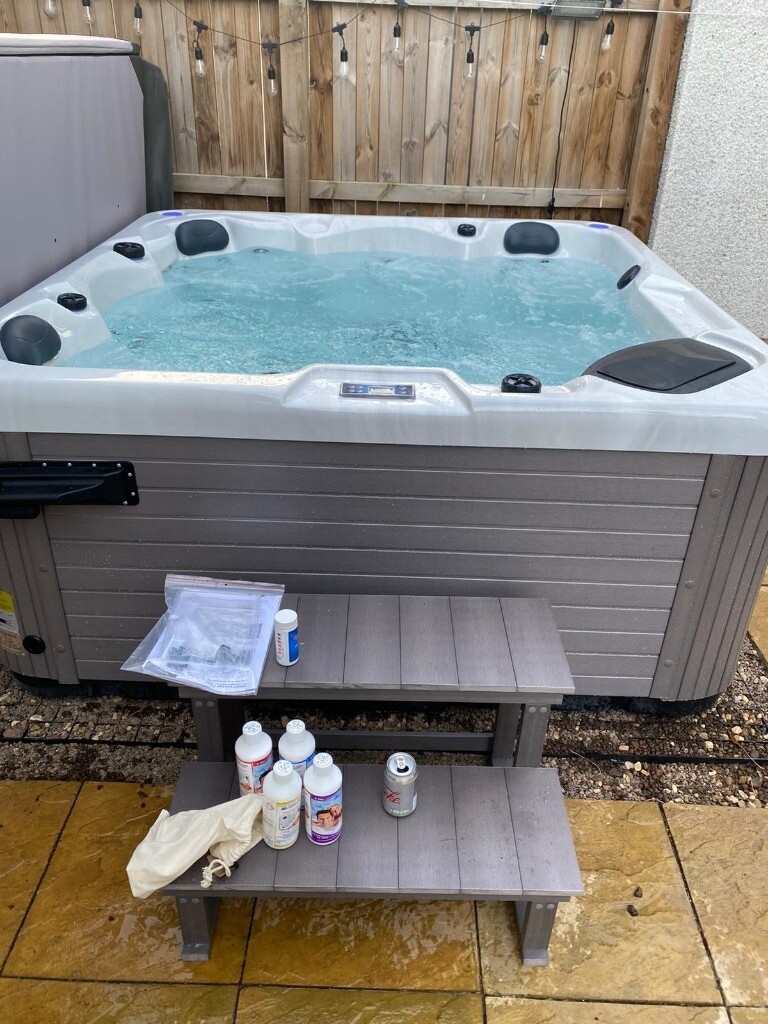 HAWAII JNR HOT TUB IMMEDIATE INSTALL AVAIALBLE in Grangemouth, Falkirk Gumtree