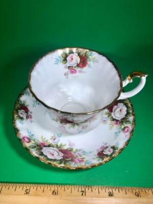ROYAL ALBERT CELEBRATION FOOTED TEACUP AND SAUCER BEAUTIFUL VINTAGE SET
