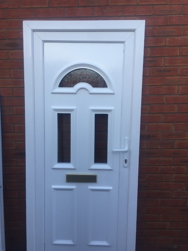 UPVC DOUBLE GLAZED FRONT DOOR HANDLE+LETTER BOX 90CM W 209.5CM H can