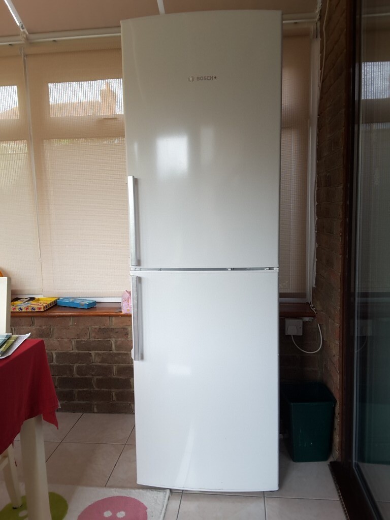Used Bosch KGH34X05GB Exxcel Frost Free Freestanding Fridge Freezer in White KGH34X05GB in