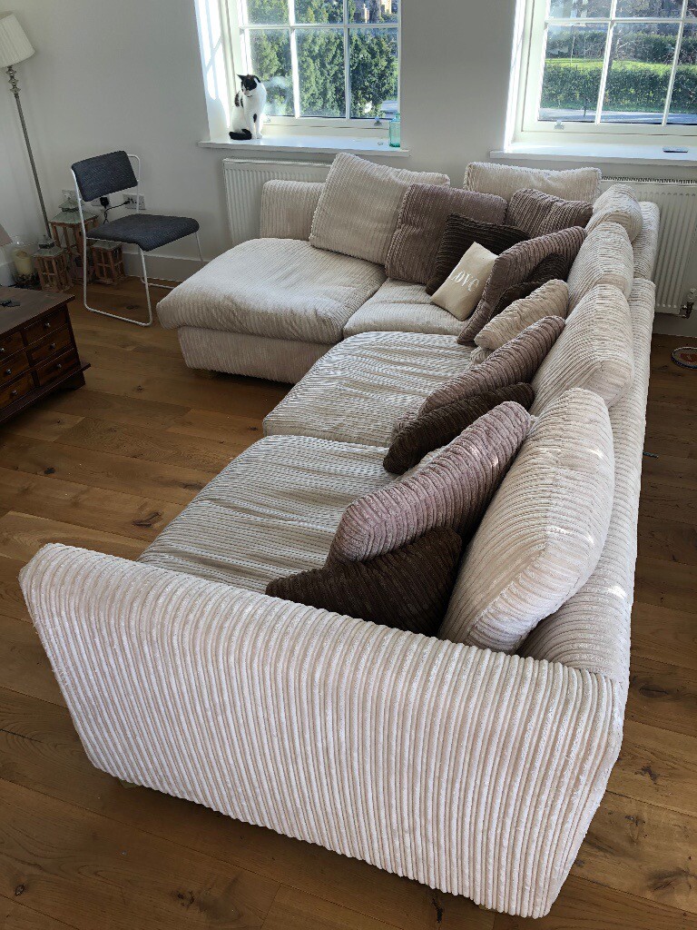 PRICE REDUCED! LARGE CREAM CORNER SOFA (Barker & Stonehouse) WITH