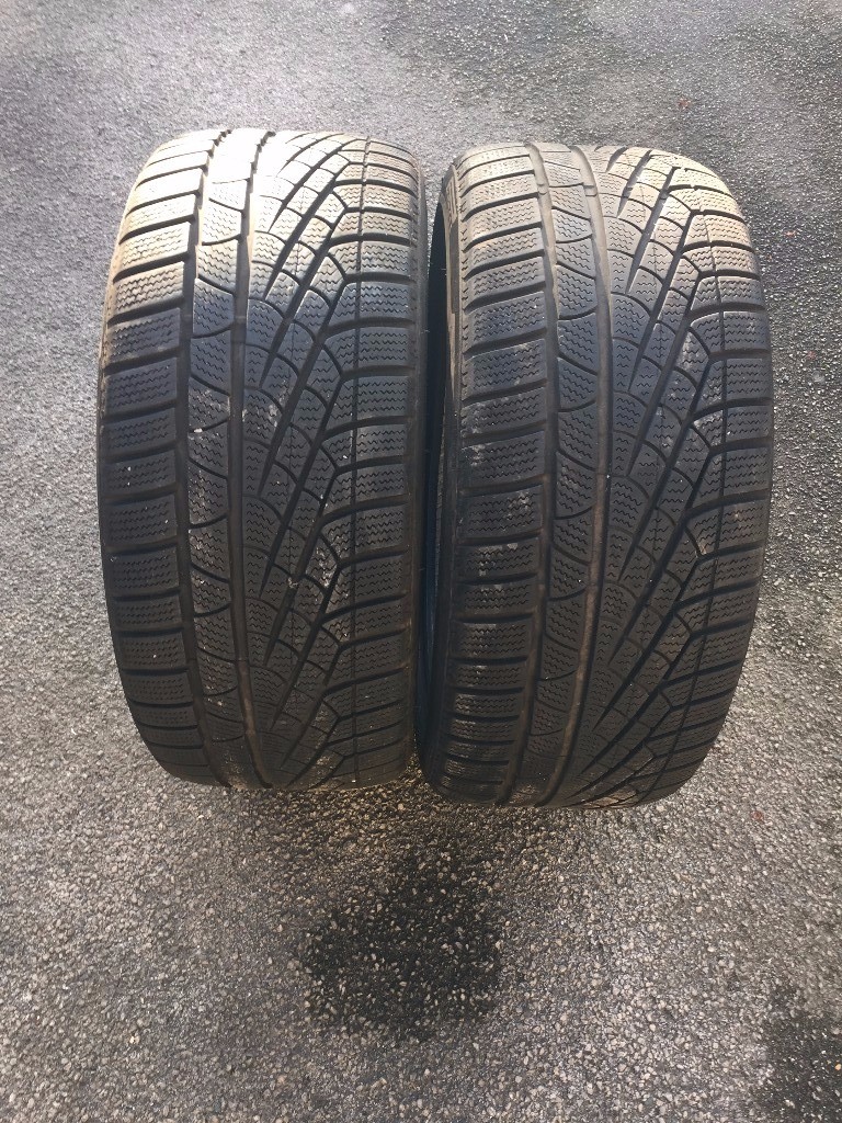 2 used but good condition winter tyres 255/35/ZR/20 Pirelli Sotozero