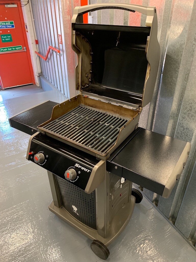 SECOND HAND WEBER SPIRIT CLASSIC E210 2 BURNER GAS BBQ + COVER