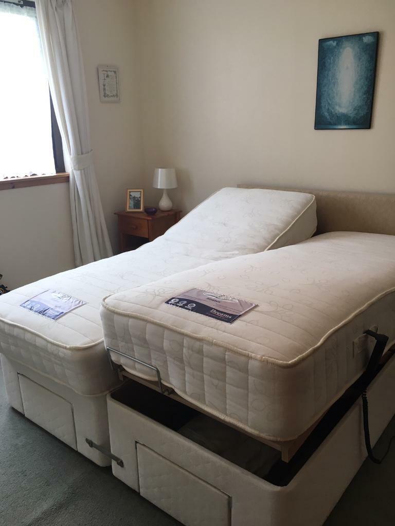 Dreams electrically adjustable king size bed in Dundee