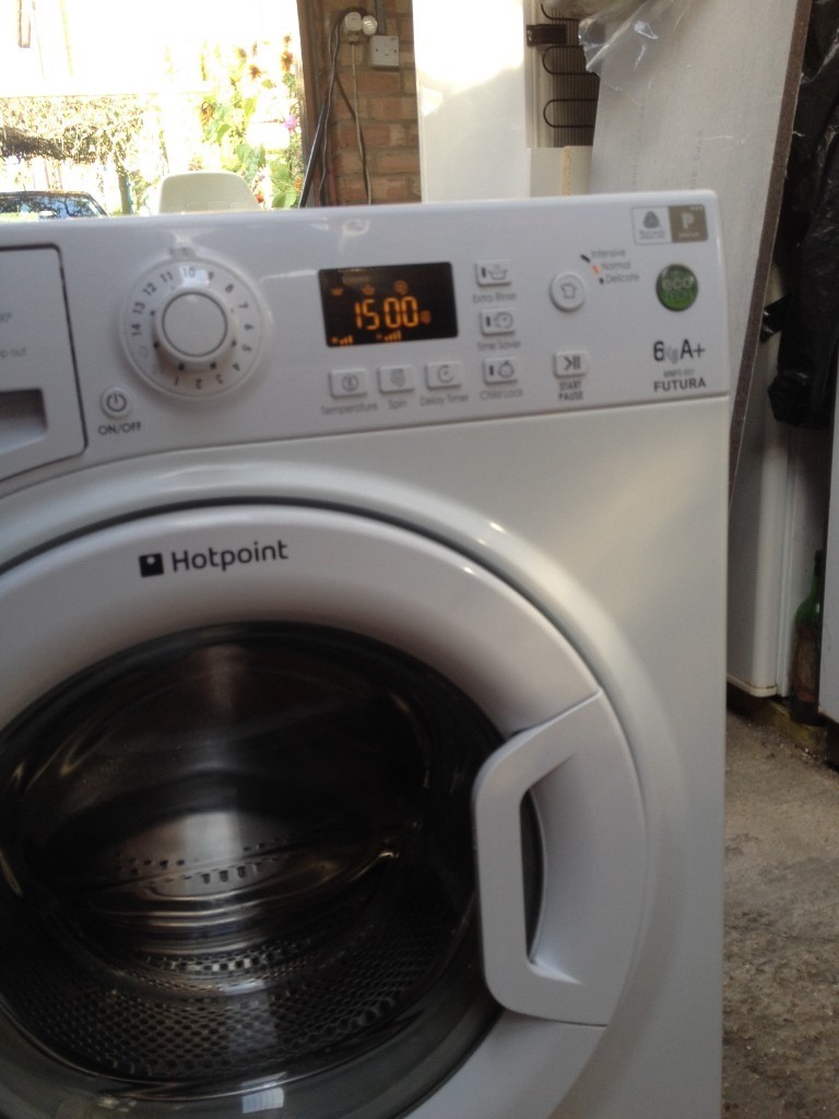 HOTPOINT WASHING MACHINE, WMFG 651 FUTURA, WHITE in Leicester