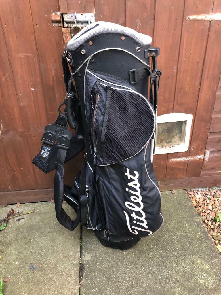Titleist carry golf bag with stand in Dundee Gumtree