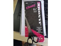 Ebony scissor