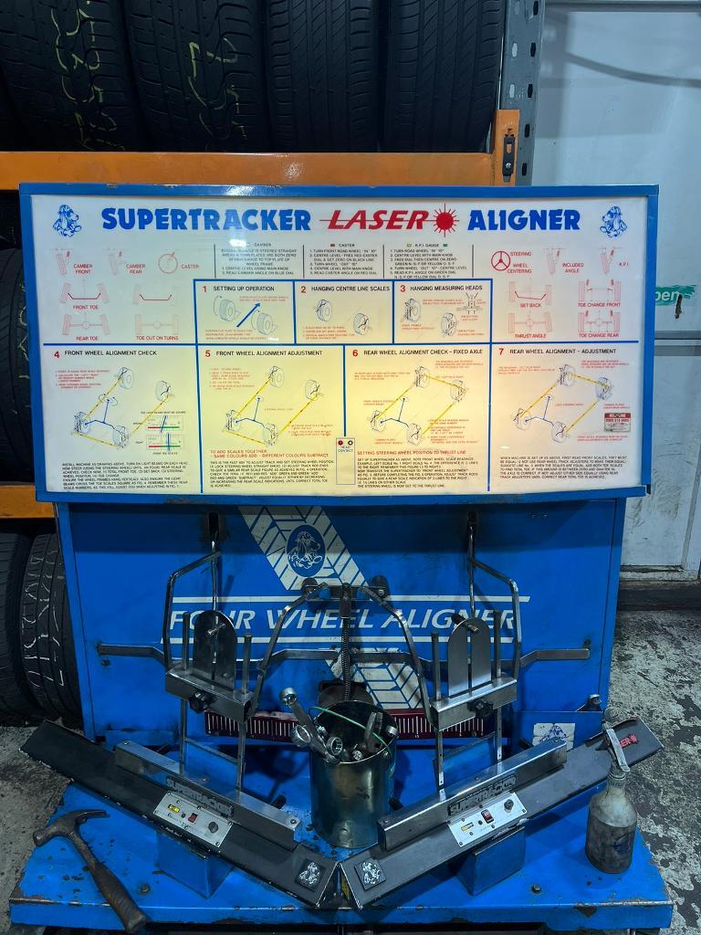 Supertracker Laser 4 WheelAlignment Machine For Cars in Luton