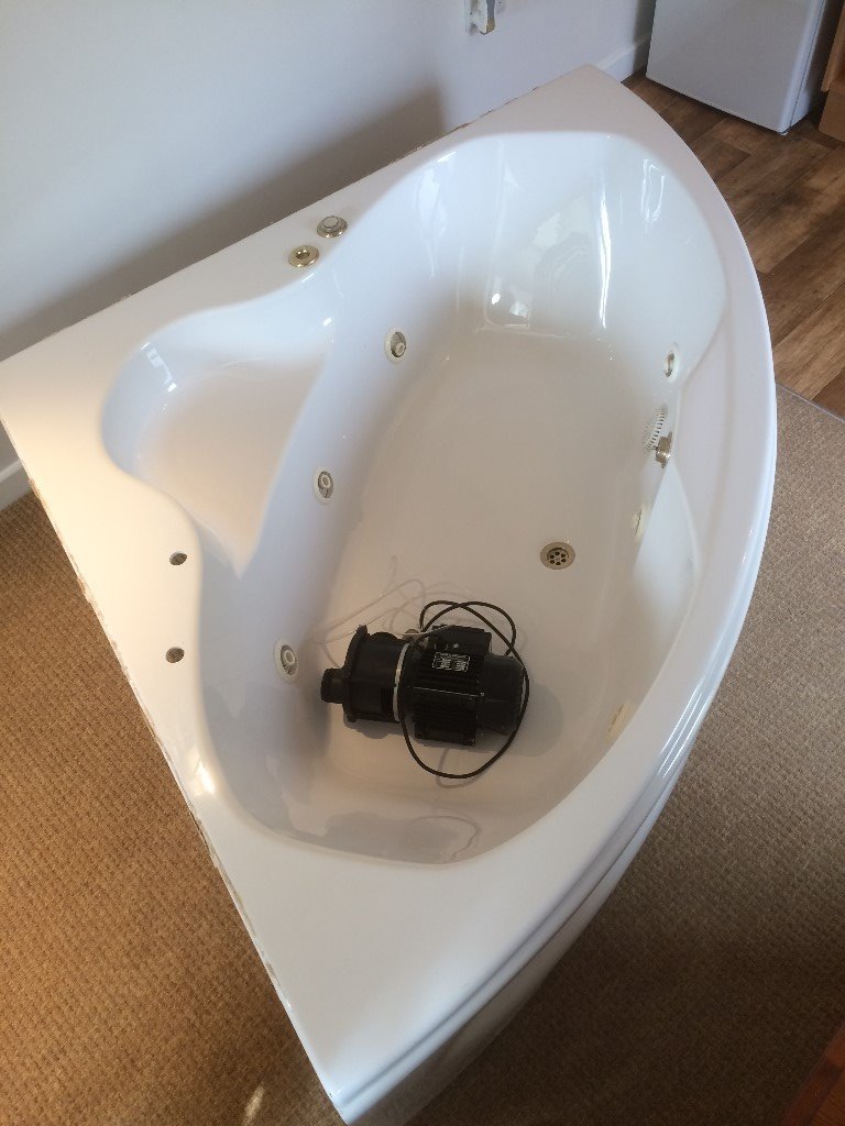 Corner bath, 1500 X 1500, jacuzzi type, 6 jet with pump and panel. in