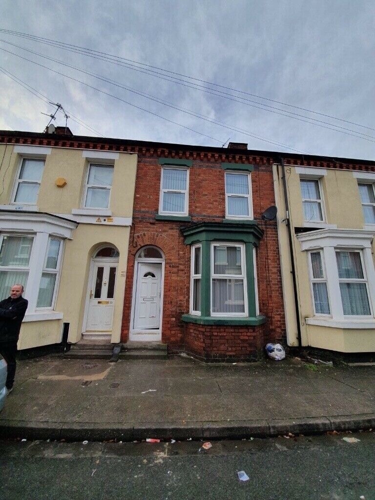 Lev Properties are delighted to present this 4 bedroom house to rent on