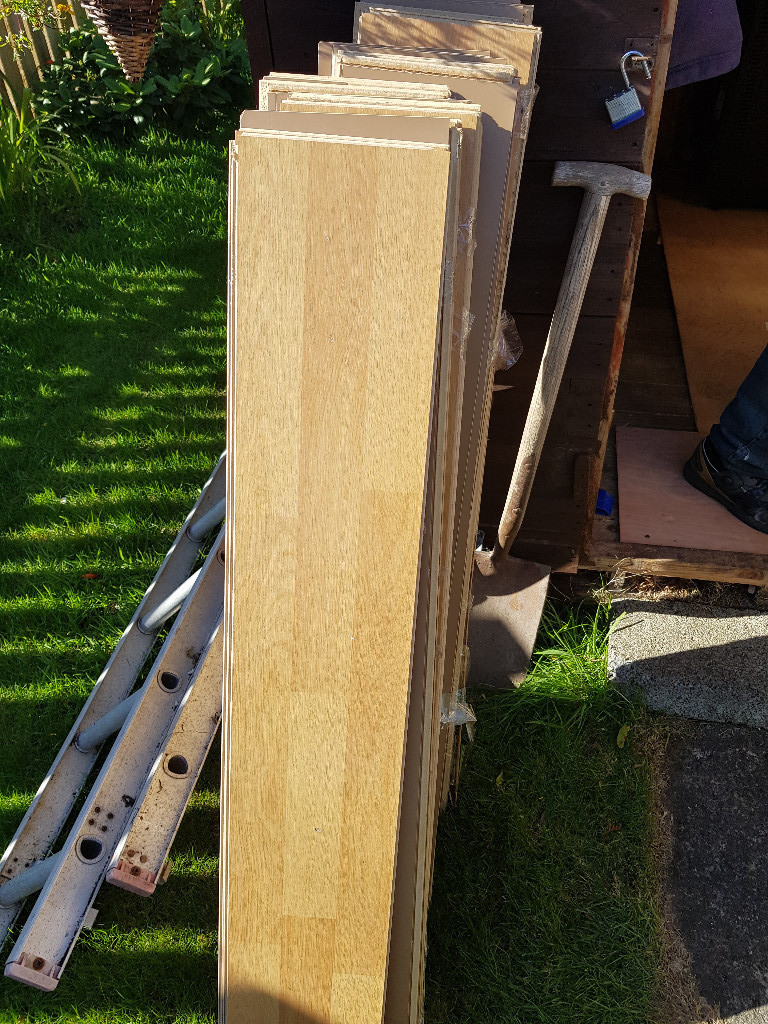 USED PINE LAMINATE FLOORING( LARGE AMOUNT) AVAILABLE VERY USEABLE | in