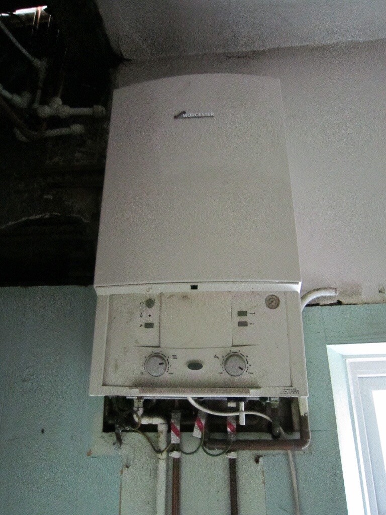 Condensing Combi Boiler Worcester Bosch Greenstar 25Si + flue + timer