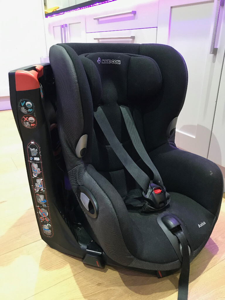 Maxi Cosi Axiss swivel group 1 car seat 918kg in Cobham, Surrey