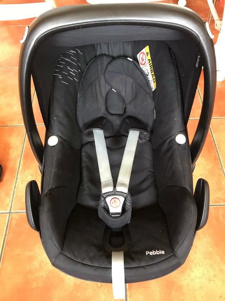 Maxi Cosi pebble car seat and iso fix base | in Newry, County Down