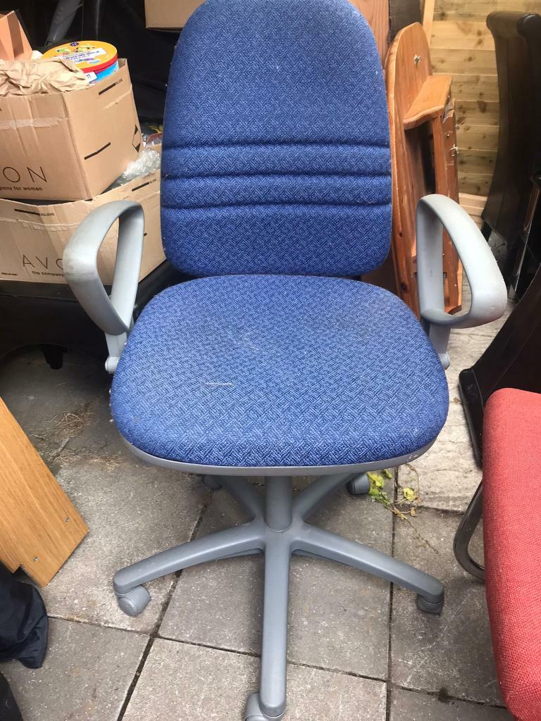 LARGE BLUE MATERIAL OFFICE CHAIR WITH ARMS in Sheffield, South