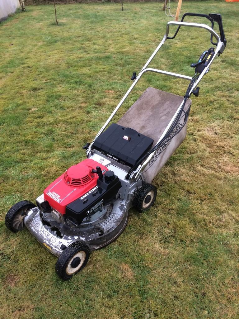 Honda HR216 lawnmower in Forfar, Angus Gumtree