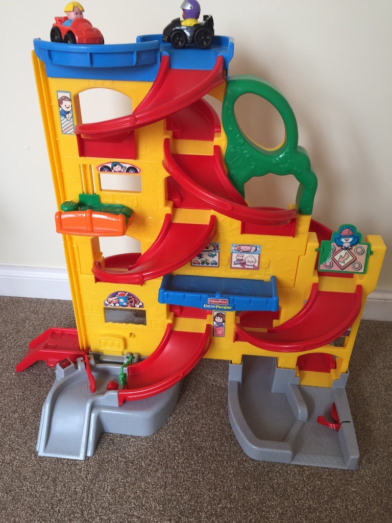 Kids Fisher Price Car garage with two cars | in Monifieth, Dundee | Gumtree