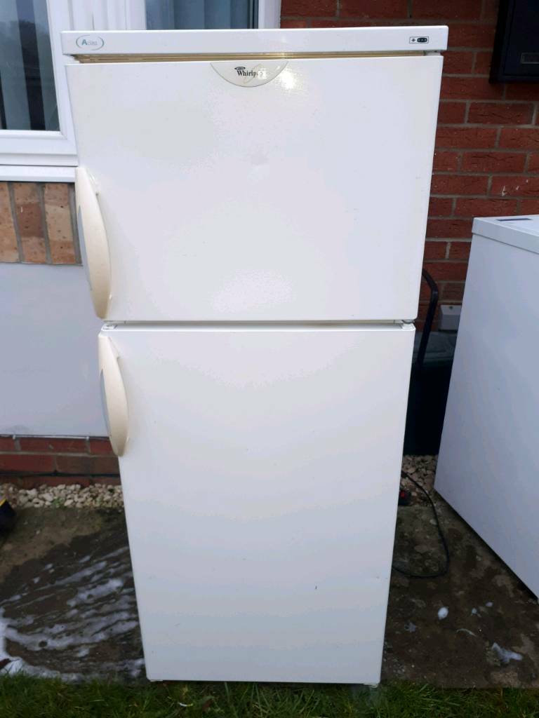 Whirlpool Small fridge freezer, delivery available in Norwich