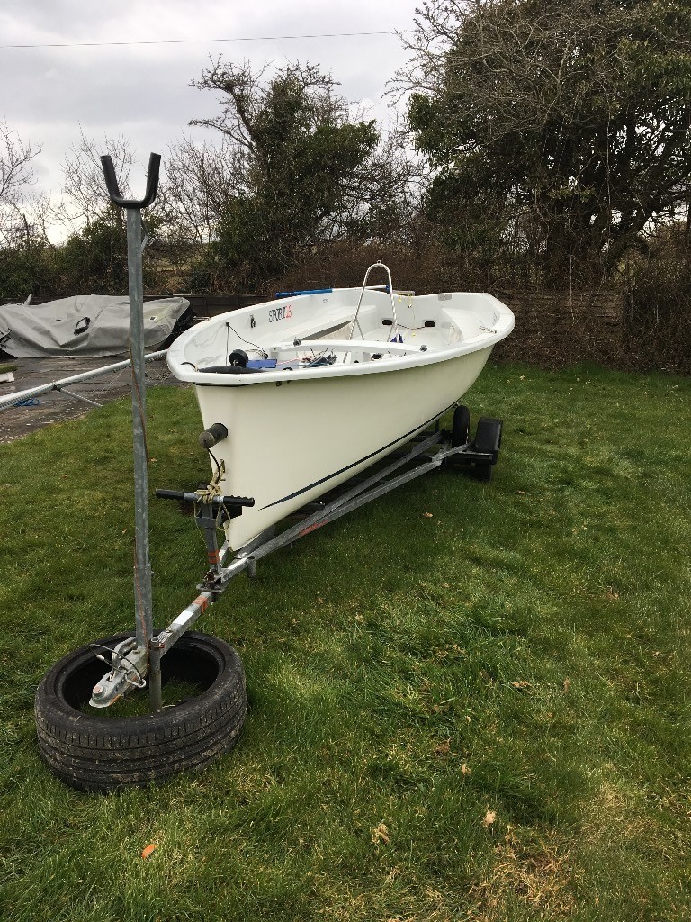 Topper Sport 16 Sailing Dinghy with single trapeze on a combi trailer