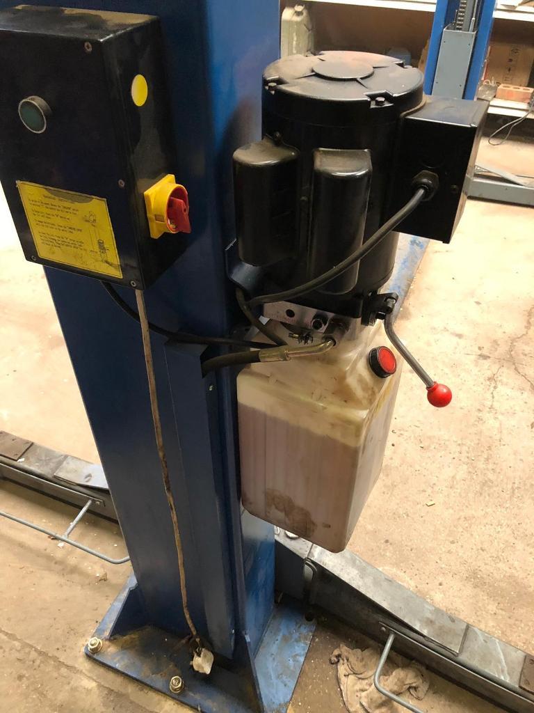 Automotech two post car ramp lift | in Nottingham, Nottinghamshire