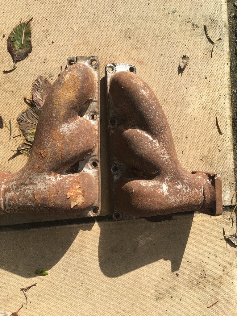 E Type Jaguar 1965 series 1 Fixed head Coupe Exhaust manifolds in