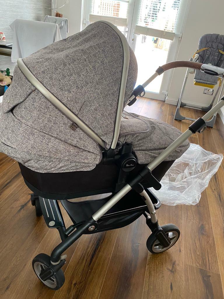 Silver cross pram/buggy/car seat complete travel system in Alloa