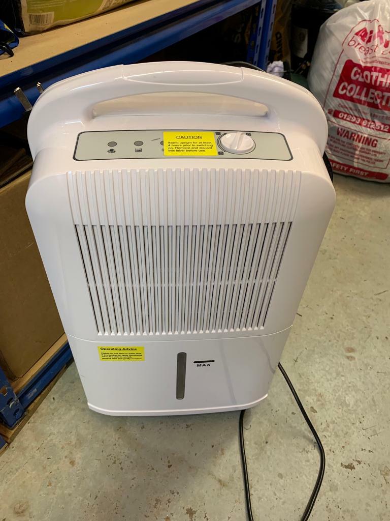 Screwfix WDH122H12R 12LTR DEHUMIDIFIER (72503) in Orpington, London