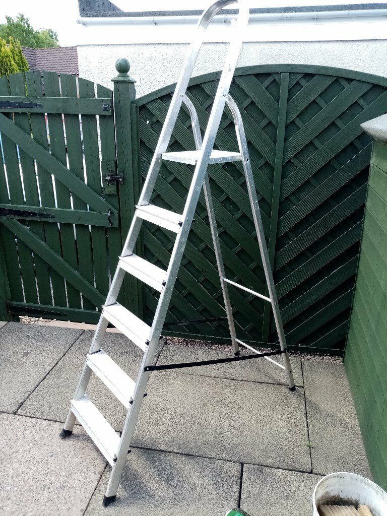 Clima make 6 tread lightweight aluminium step ladder in Angus Gumtree