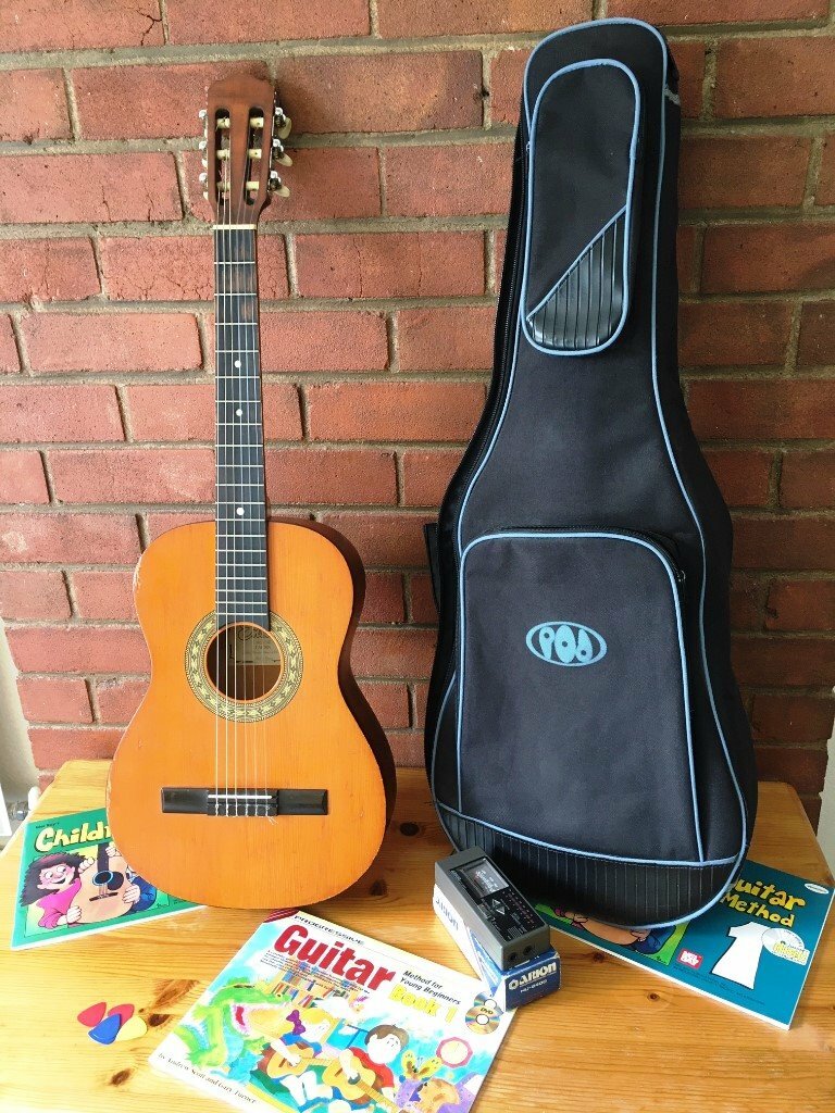 Spanish Guitar 3/4 size beginners instrument in Leicester